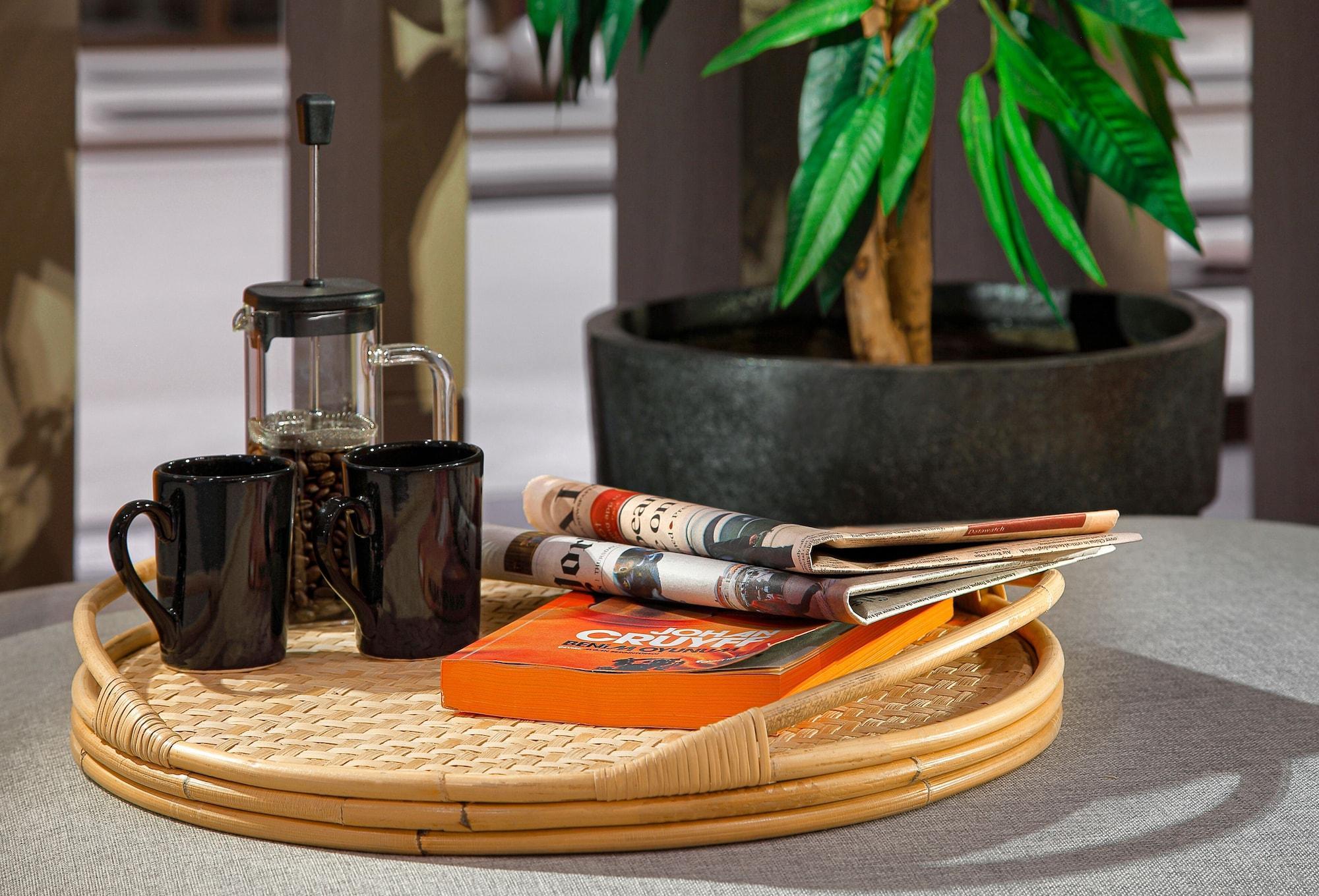 Wanda Vista Istanbul Hotel Exterior foto A rattan tray